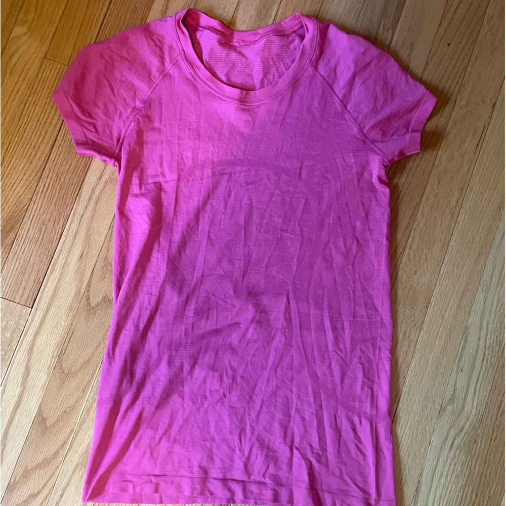 sonic pink lululemon swiftly tech short sleeve